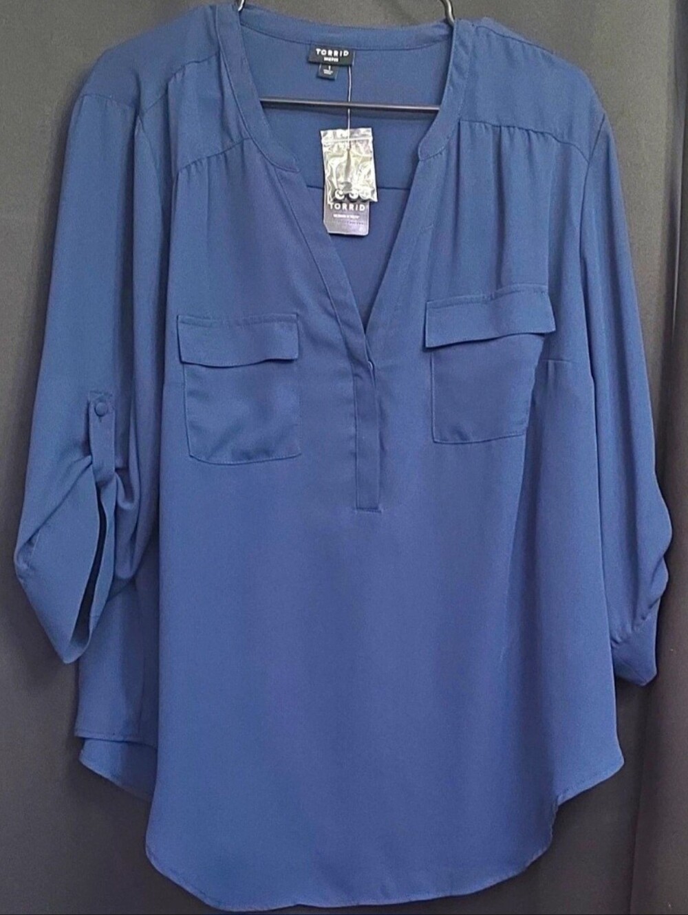 Torrid Harper Blue Solid V-Neck Pullover Blouse Roll Tab 3/4 Sleeve Size 1